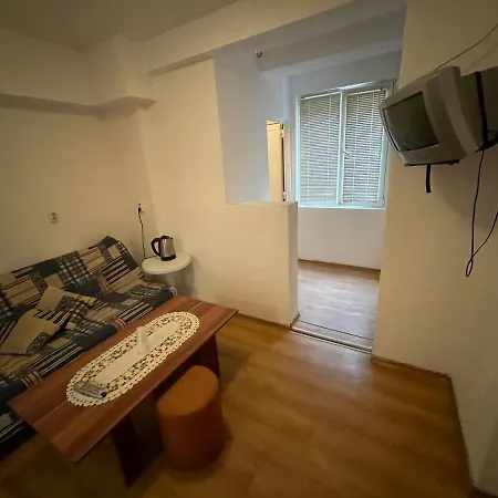 בית הארחה Orange House