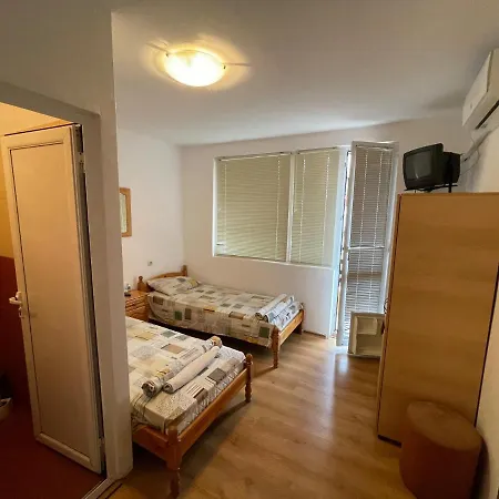 בית הארחה Orange House סוזופול