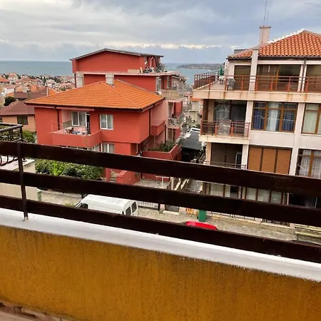 Orange House בית הארחה 3*