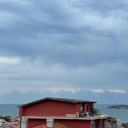 Orange House בית הארחה