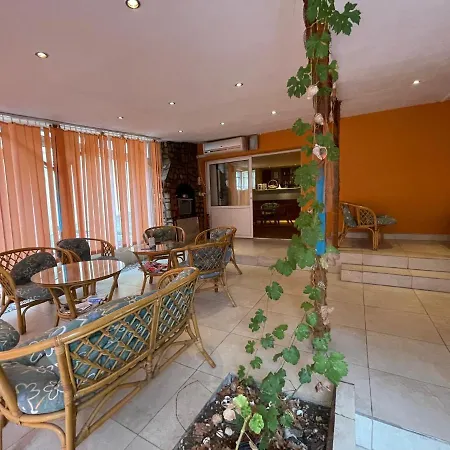 Pensiune Orange House