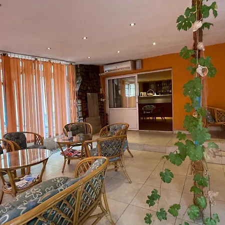Pensiune Orange House 3*